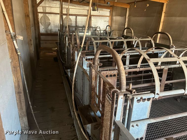 image for item OA9215 Farrowing shed