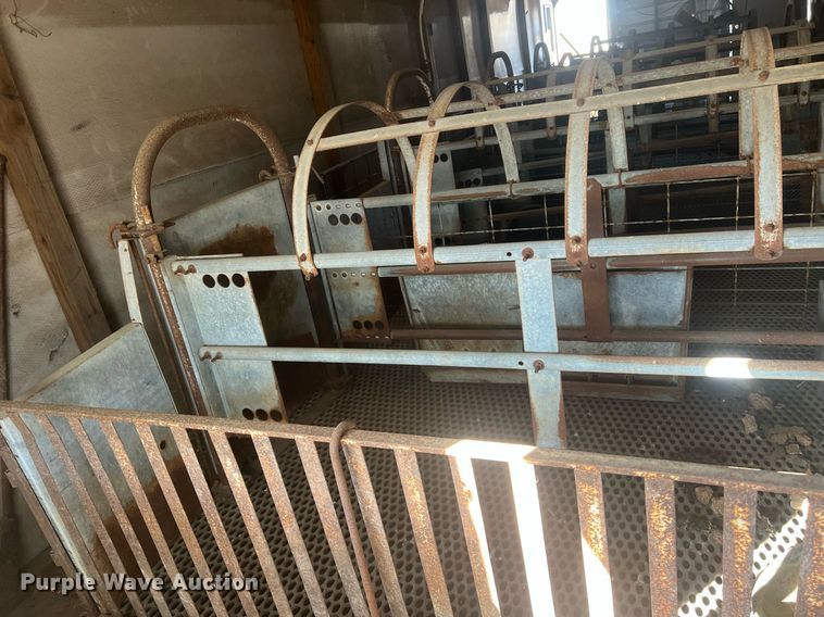 image for item OA9215 Farrowing shed