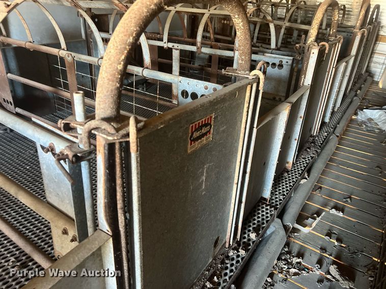 image for item OA9215 Farrowing shed