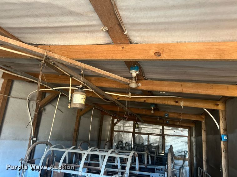 image for item OA9215 Farrowing shed