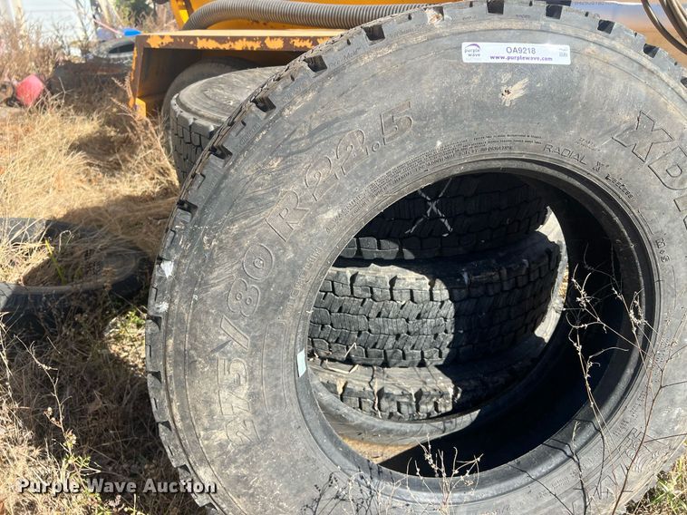 image for item OA9218 (4) 275/80R22.5 tires