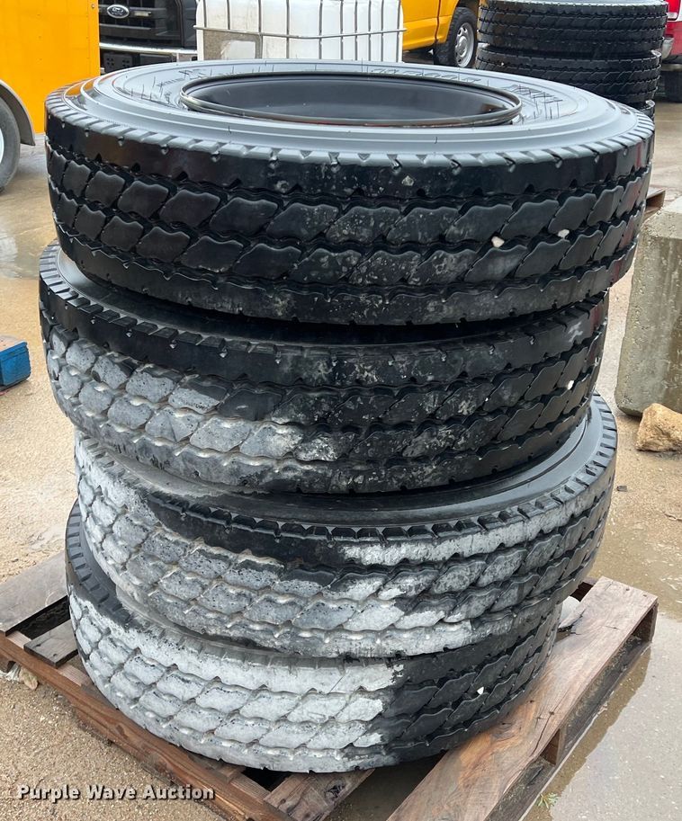 image for item OA9220 (4) Michelin 11R22.5 tires and wheels