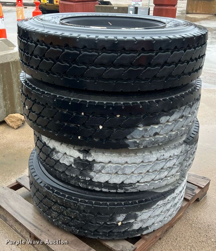 image for item OA9220 (4) Michelin 11R22.5 tires and wheels