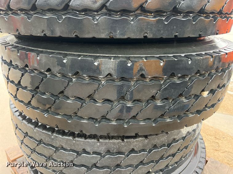 image for item OA9220 (4) Michelin 11R22.5 tires and wheels