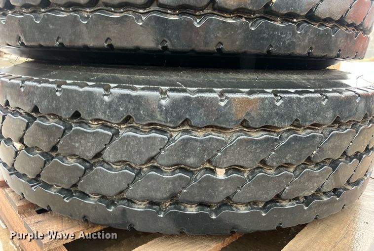 image for item OA9220 (4) Michelin 11R22.5 tires and wheels