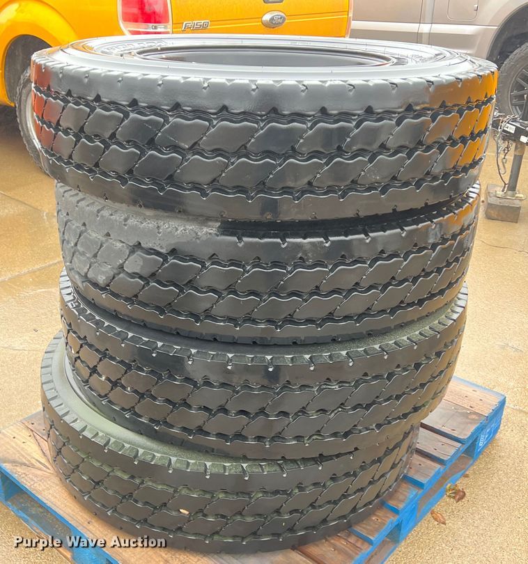 image for item OA9221 (4) Michelin 11R22.5 tires and wheels