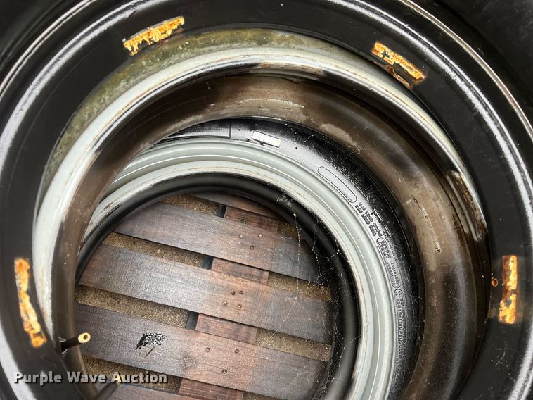 image for item OA9221 (4) Michelin 11R22.5 tires and wheels