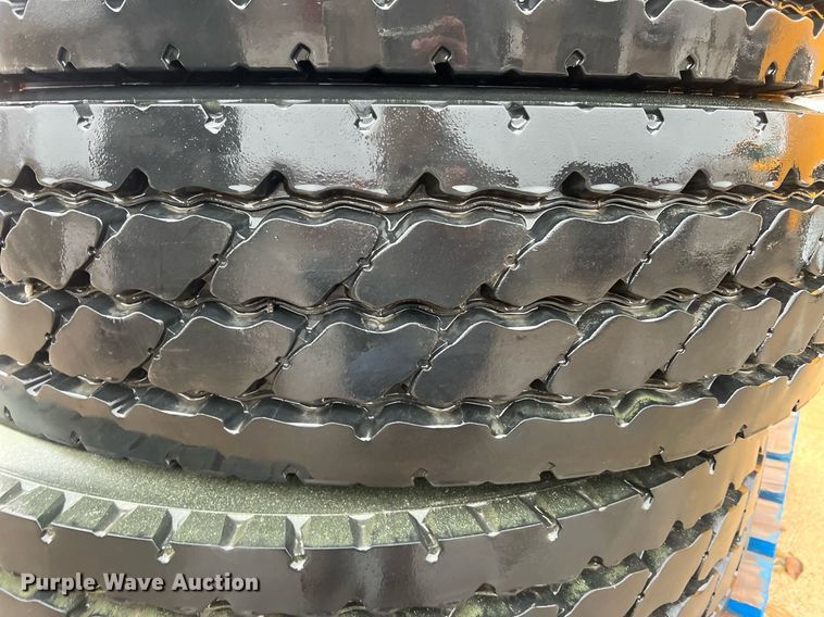 image for item OA9221 (4) Michelin 11R22.5 tires and wheels