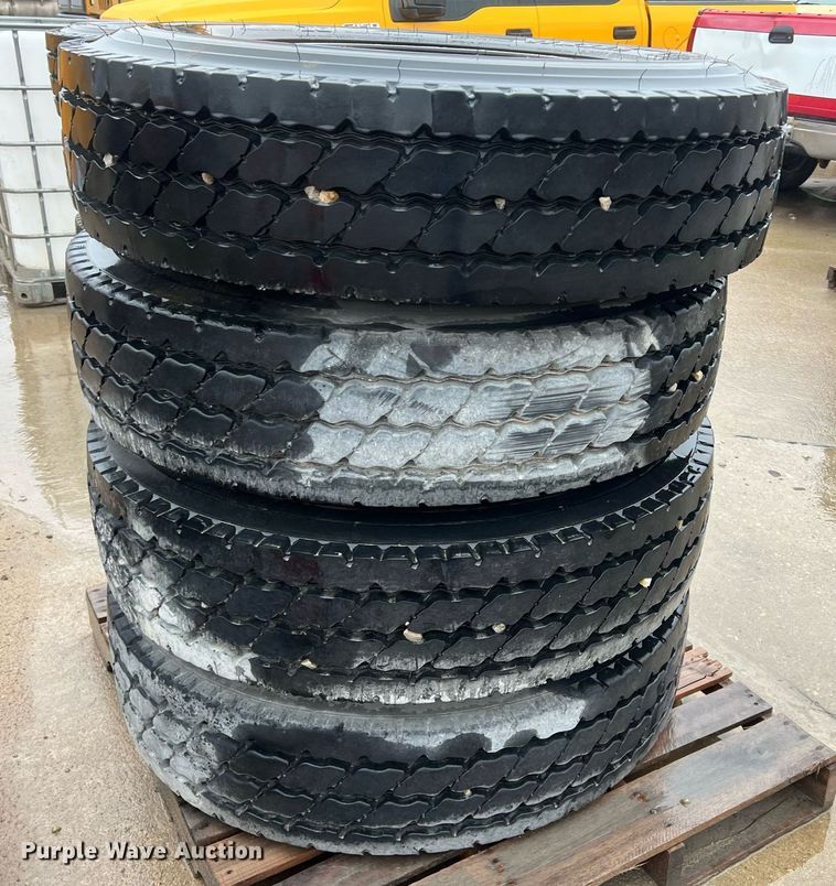 image for item OA9223 (4) Michelin 11R22.5 tires and wheels