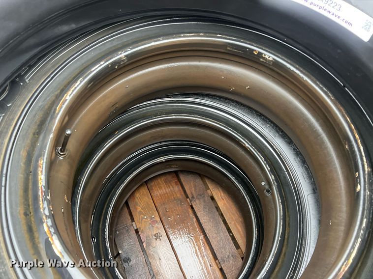 image for item OA9223 (4) Michelin 11R22.5 tires and wheels