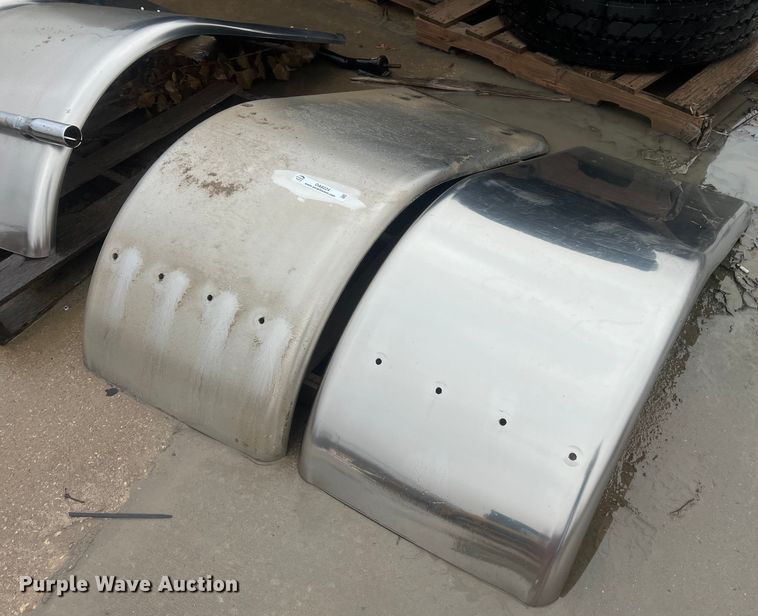 image for item OA9224 (2) truck fenders