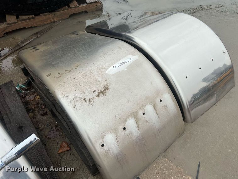 image for item OA9224 (2) truck fenders