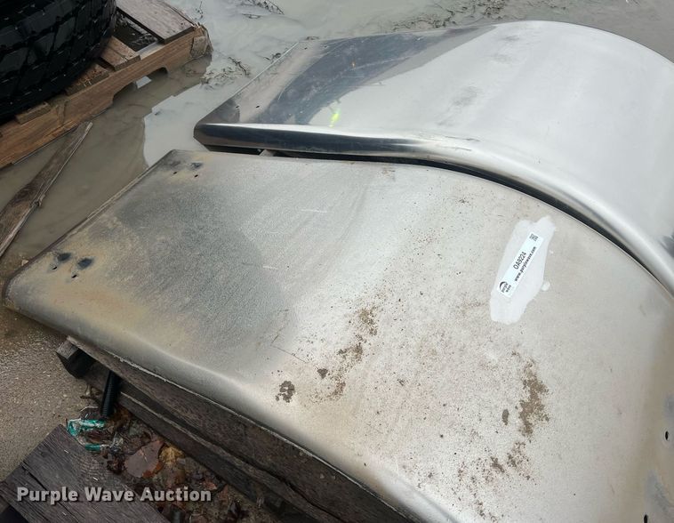 image for item OA9224 (2) truck fenders