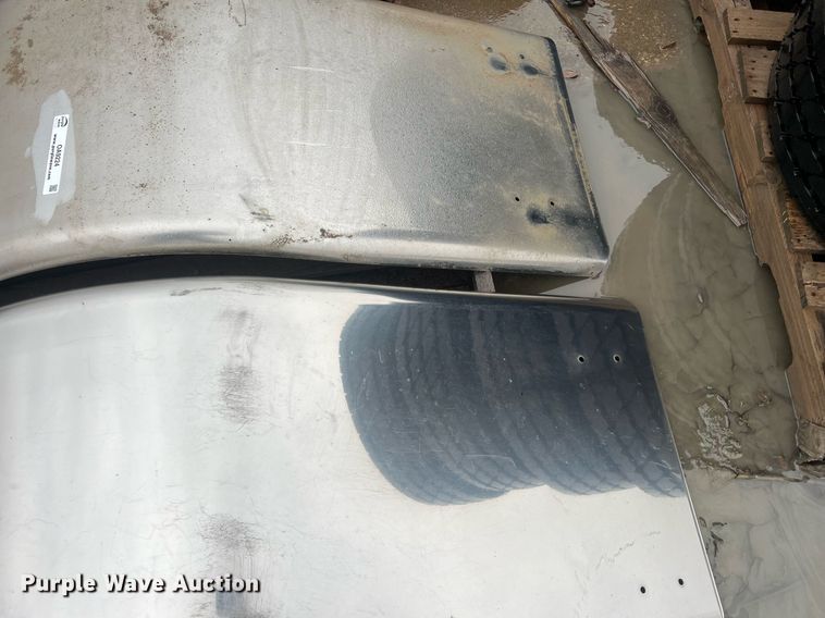 image for item OA9224 (2) truck fenders