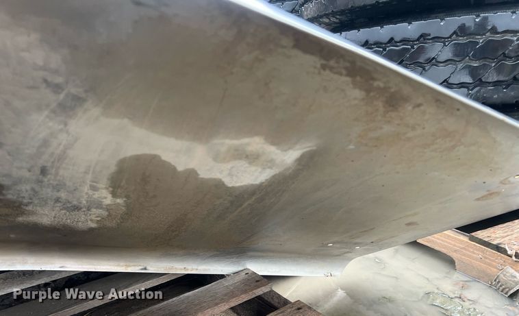 image for item OA9224 (2) truck fenders