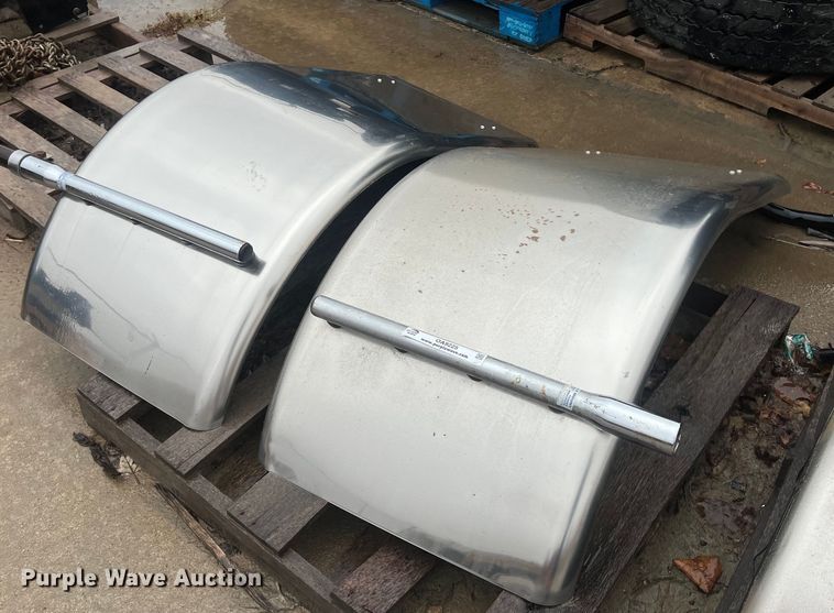 image for item OA9225 (2) truck fenders