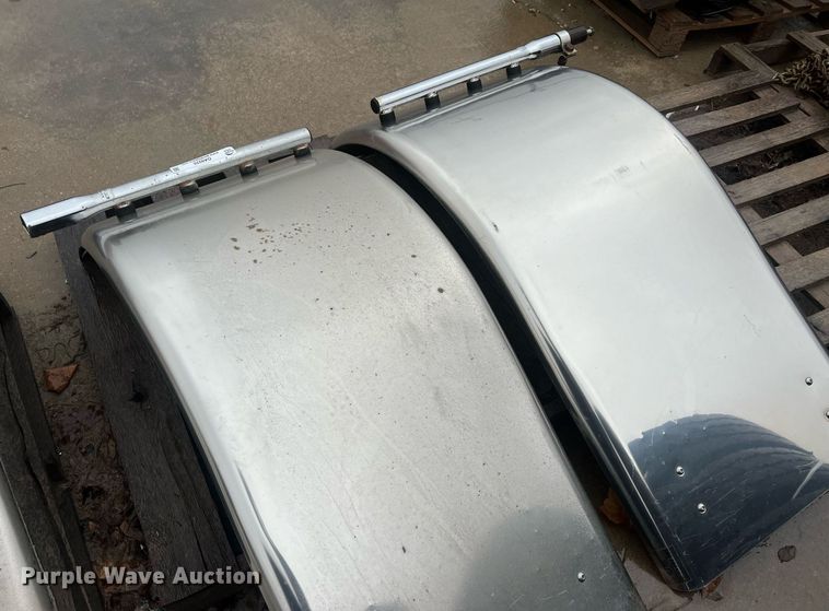 image for item OA9225 (2) truck fenders