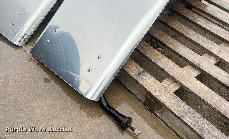 image for item OA9225 (2) truck fenders