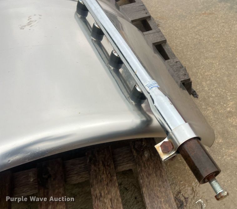 image for item OA9225 (2) truck fenders