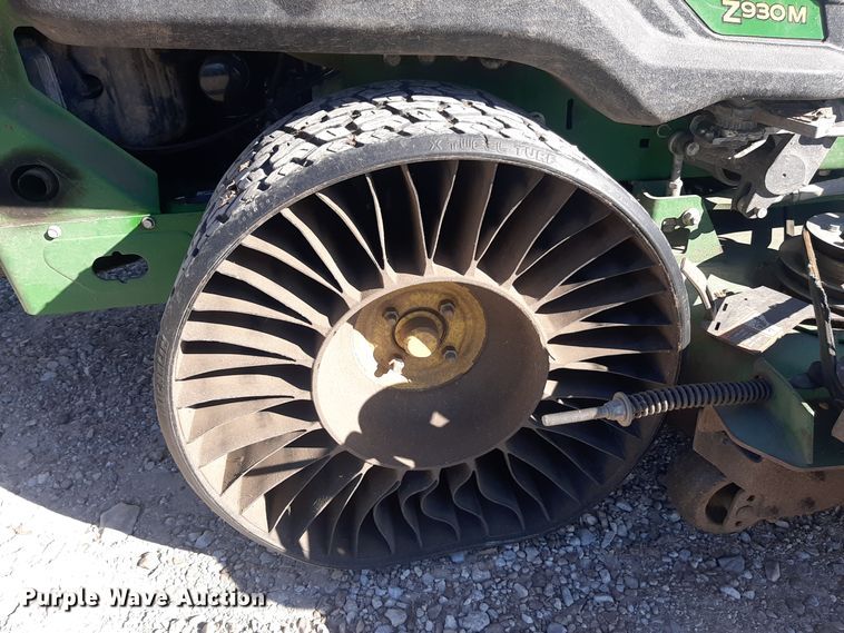 image for item OF9604 John Deere Z930M  ZTR lawn mower