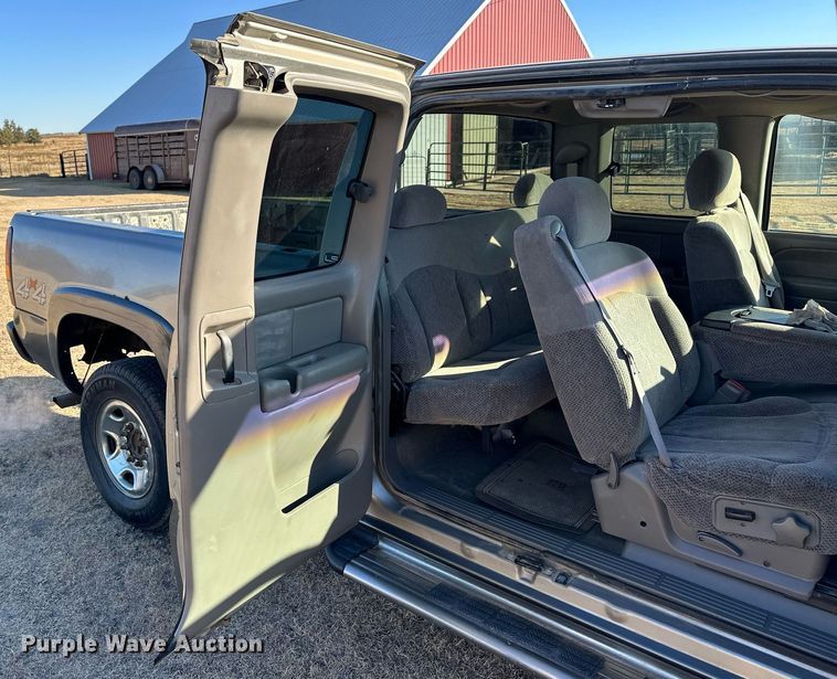 image for item OK9180 1999  Chevrolet Silverado 2500  Ext. Cab pickup truck