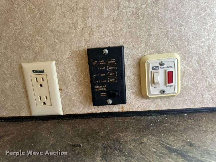 image for item OK9294 2006 Extreme 220TXG  camper