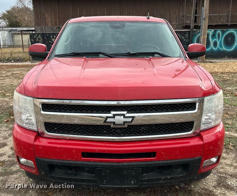 image for item OK9295 2010 Chevrolet Silverado 1500  Crew Cab pickup truck