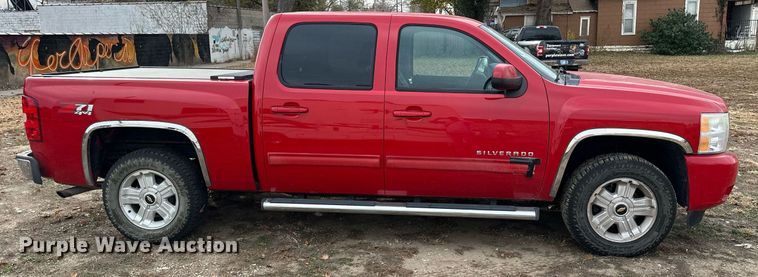 image for item OK9295 2010 Chevrolet Silverado 1500  Crew Cab pickup truck