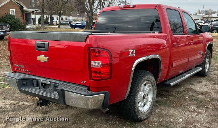 image for item OK9295 2010 Chevrolet Silverado 1500  Crew Cab pickup truck