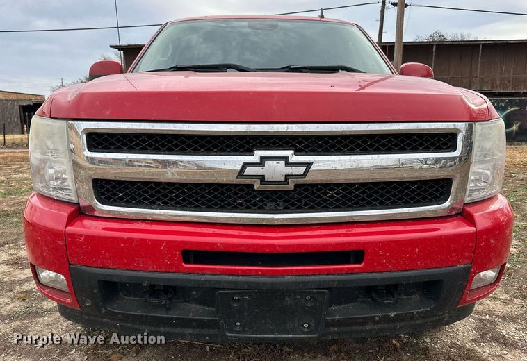 image for item OK9295 2010 Chevrolet Silverado 1500  Crew Cab pickup truck