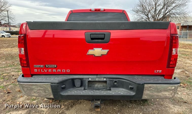 image for item OK9295 2010 Chevrolet Silverado 1500  Crew Cab pickup truck