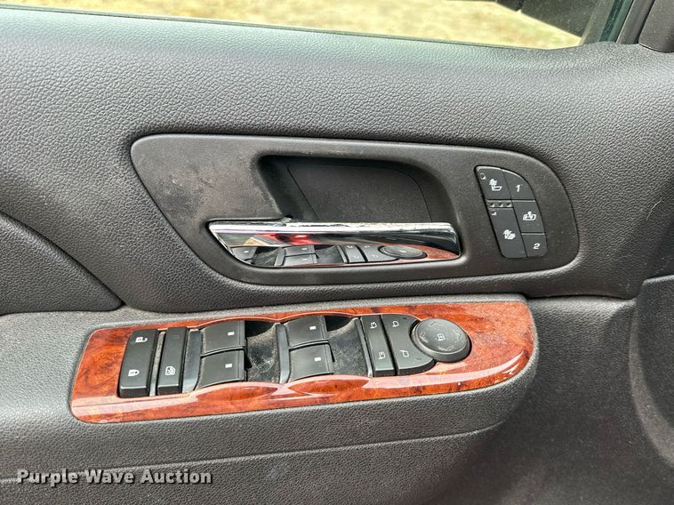 image for item OK9295 2010 Chevrolet Silverado 1500  Crew Cab pickup truck