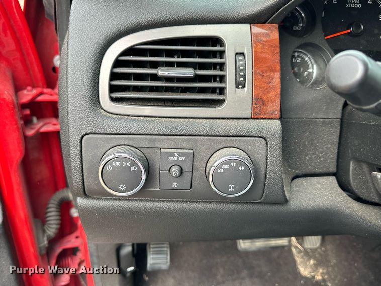 image for item OK9295 2010 Chevrolet Silverado 1500  Crew Cab pickup truck