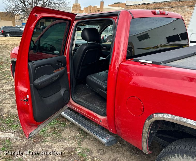 image for item OK9295 2010 Chevrolet Silverado 1500  Crew Cab pickup truck