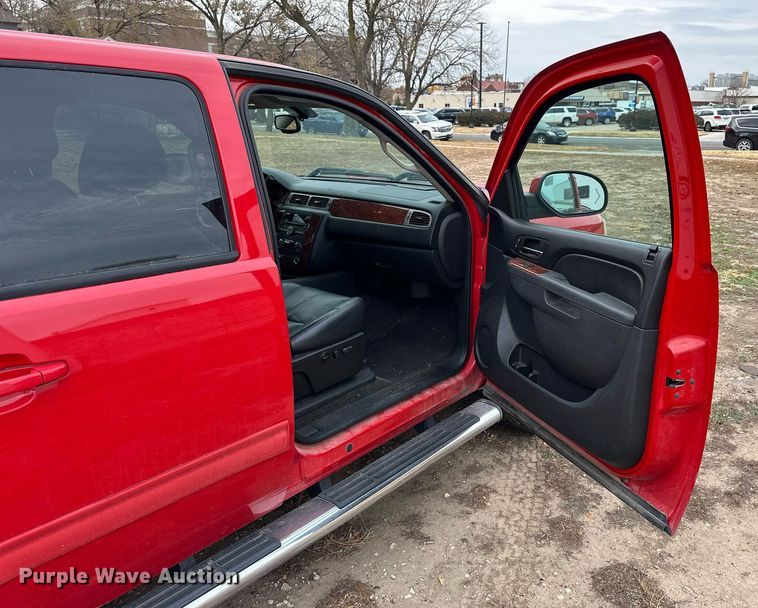 image for item OK9295 2010 Chevrolet Silverado 1500  Crew Cab pickup truck