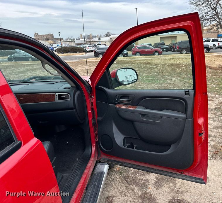 image for item OK9295 2010 Chevrolet Silverado 1500  Crew Cab pickup truck