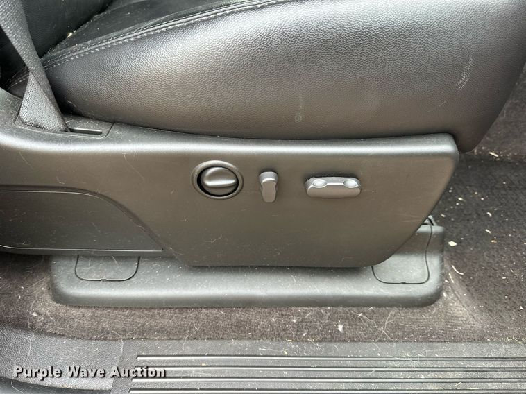 image for item OK9295 2010 Chevrolet Silverado 1500  Crew Cab pickup truck