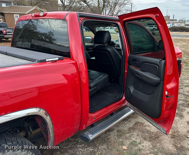 image for item OK9295 2010 Chevrolet Silverado 1500  Crew Cab pickup truck