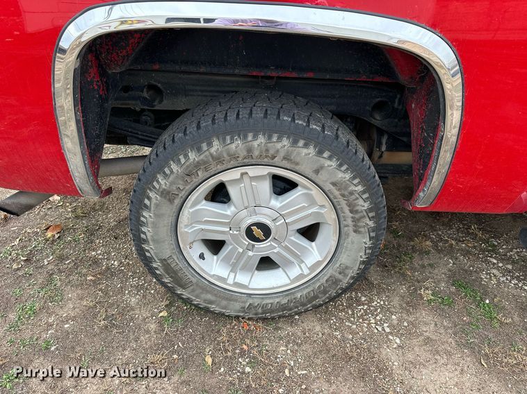 image for item OK9295 2010 Chevrolet Silverado 1500  Crew Cab pickup truck