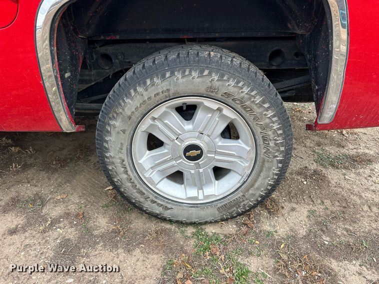 image for item OK9295 2010 Chevrolet Silverado 1500  Crew Cab pickup truck