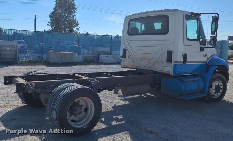 image for item OL9086 2006 International 4300  truck cab and chassis