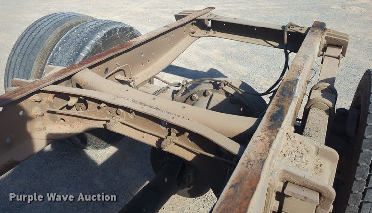 image for item OL9086 2006 International 4300  truck cab and chassis