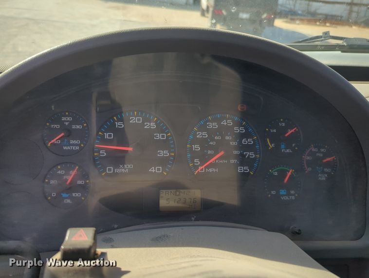 image for item OL9086 2006 International 4300  truck cab and chassis