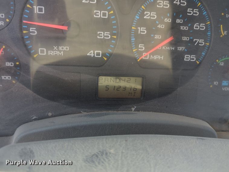 image for item OL9086 2006 International 4300  truck cab and chassis