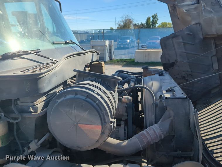 image for item OL9086 2006 International 4300  truck cab and chassis