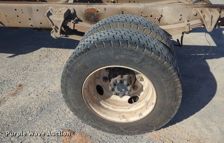 image for item OL9086 2006 International 4300  truck cab and chassis