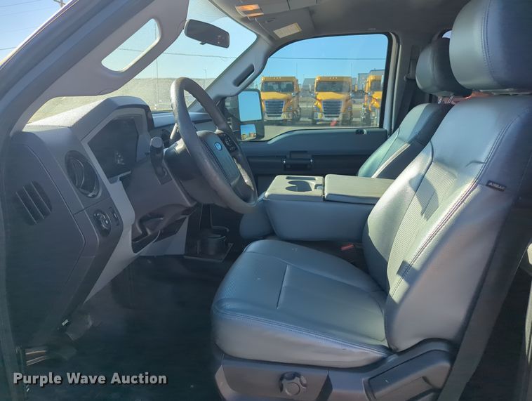 image for item OL9147 2016 Ford F250 Super Duty  Crew Cab pickup truck