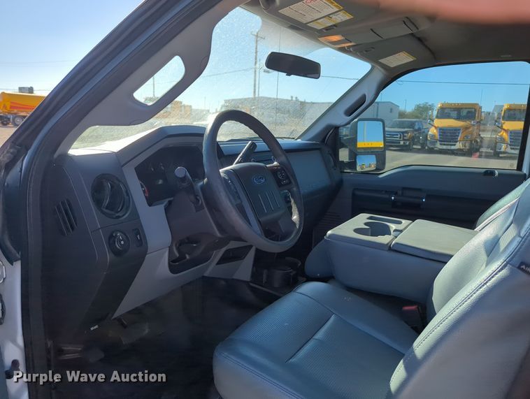 image for item OL9147 2016 Ford F250 Super Duty  Crew Cab pickup truck