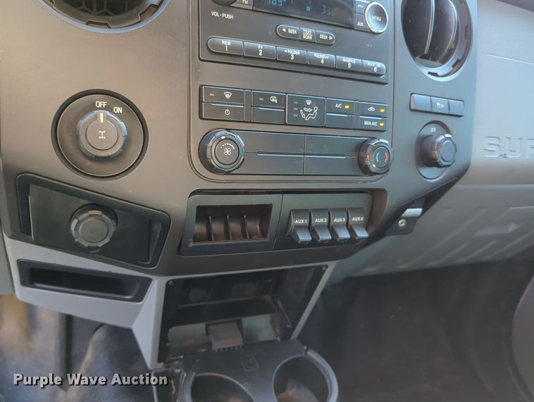 image for item OL9147 2016 Ford F250 Super Duty  Crew Cab pickup truck