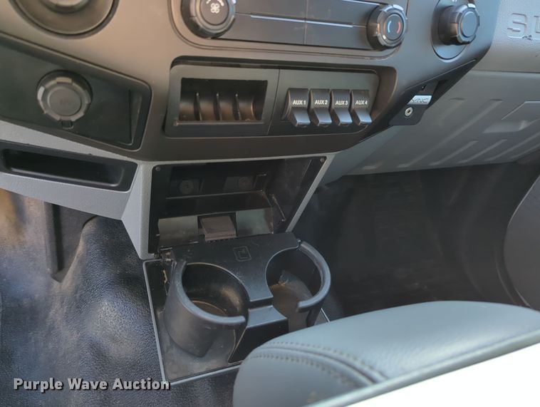 image for item OL9147 2016 Ford F250 Super Duty  Crew Cab pickup truck